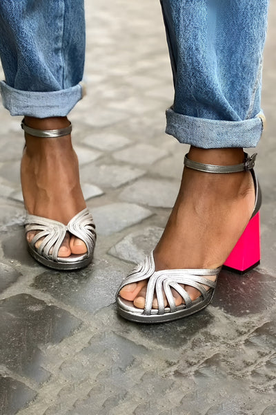 Chloé™ | Sandales vernies à talon épais et boucle élégante